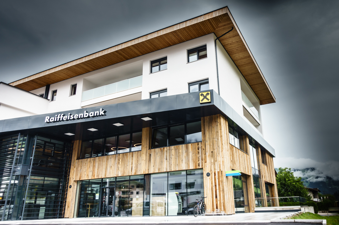 Wer steht hinter der Raiffeisenbank?