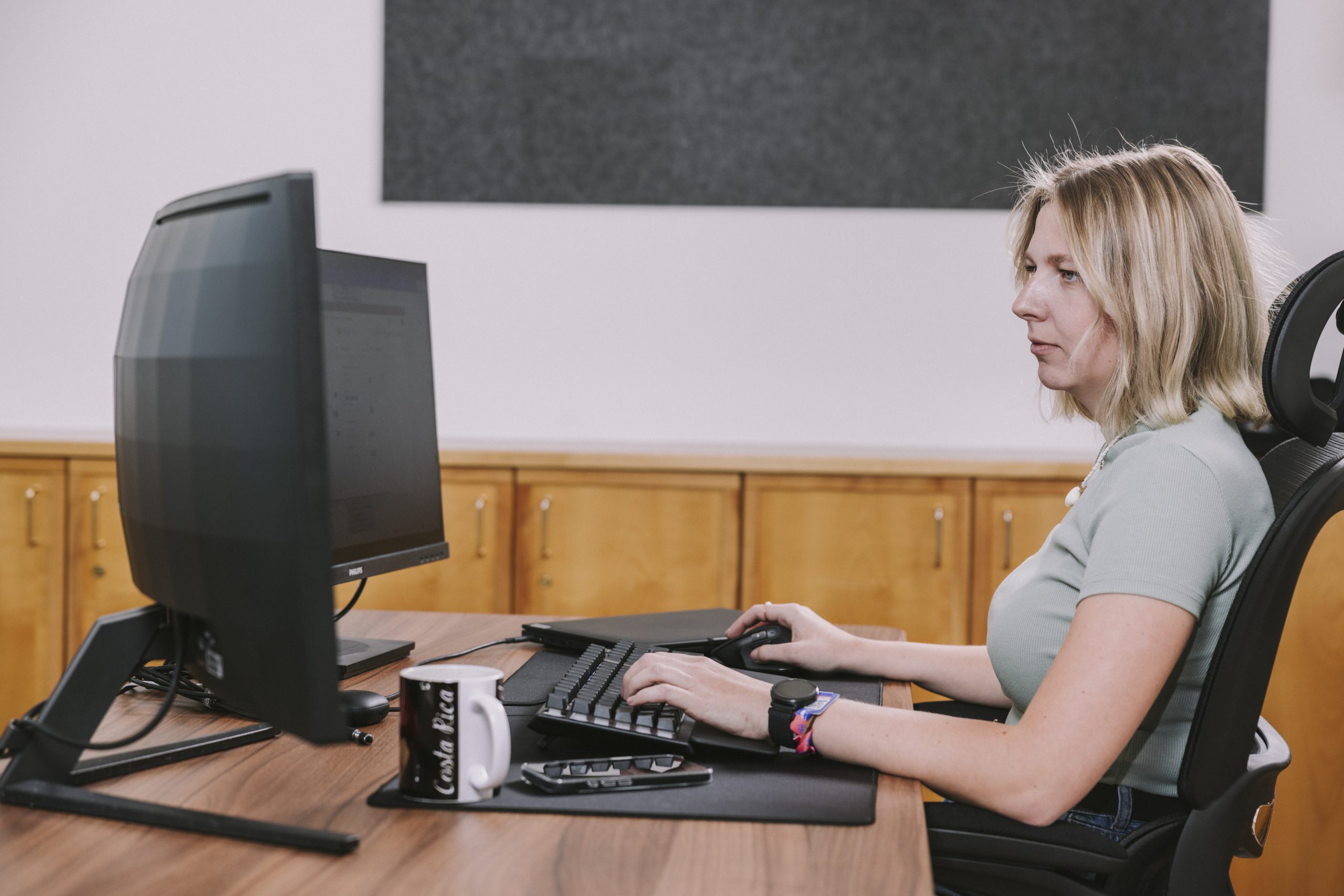 Hanna beim PC